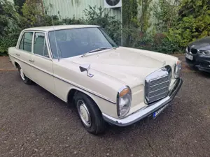 Mercedes-Benz 220 W115 /8 Originalzustand Top Garagenfahrzeug Bild 1