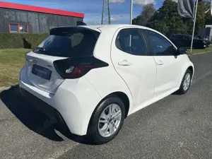 Mazda 2 1.5 Hybrid VVT-i 116 AT Centre-Line Kamera DAB Bild 3