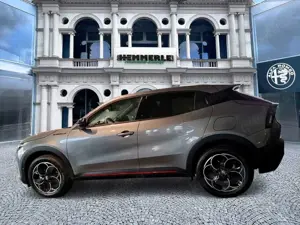 Alfa Romeo Junior Ibrida 1.2 MHEV Speciale*Tech*18" Bild 2