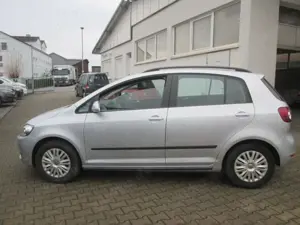 Volkswagen Golf Plus Style 1 HAND / SHZ / AHK / KLIMA / TÜV NEU Bild 3