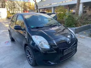 Toyota Yaris 1,3 Klima Alu Tüv 7.26 Top Zust01708044052