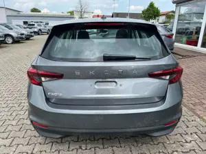 Skoda Fabia Essence 1,0 TSI AppleCarPlay LED Sitzhz Bild 5