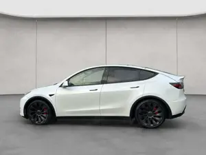Tesla Model Y Bild 2