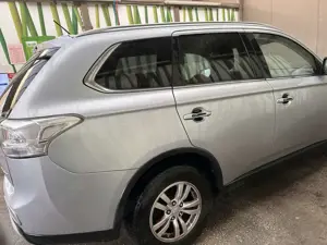 Mitsubishi Outlander 2.2 DI-D 4WD Aut. Plus Bild 3