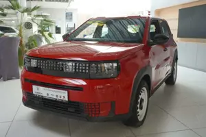 Fiat Grande Panda Elektro 83 kW RED - sofort Verfügbar!