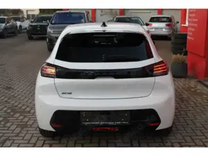 Peugeot 208 Allure PT100 360Kam Navi Shz PDC TWA DAB Apple Bild 4