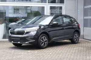 Skoda Kamiq 1.0 TSI Selection AHK Kamera LED APP-Navi Alu 8...