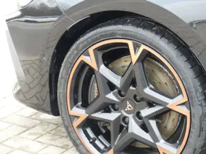 CUPRA Leon VZ TSI DSG Matrix Sennheiser Navi Klima Navi Bild 3