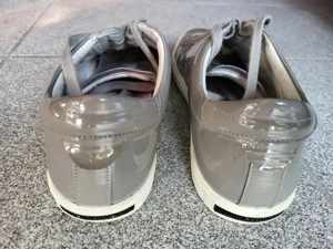 Graue Sneakers aus Lackleder von Kennel & Schmenger, Größe 7 Bild 5