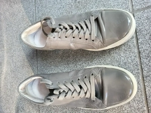 Graue Sneakers aus Lackleder von Kennel & Schmenger, Größe 7 Bild 4