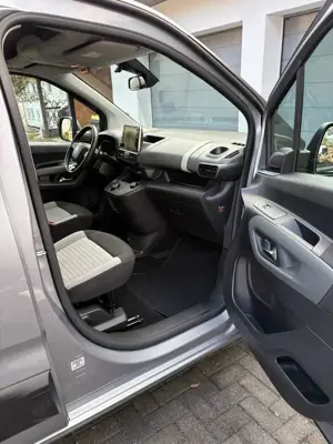 Citroen Berlingo Berlingo XL BlueHDi 130 EAT8 SHINE Bild 5