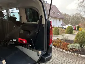 Citroen Berlingo Berlingo XL BlueHDi 130 EAT8 SHINE Bild 2