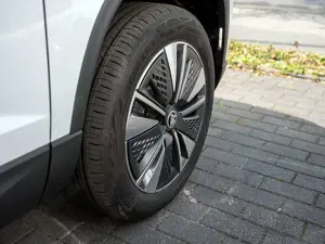 Skoda Karoq 2.0 TDI Tour NAVI AHK ACC FACEL. LED Bild 5