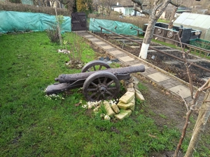 Kanone zur Dekoration für Haus oder Garten.