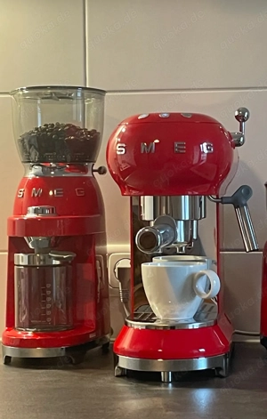 SMEG Siebträger Kaffeemaschine und SMEG Mahlwerk ROT 