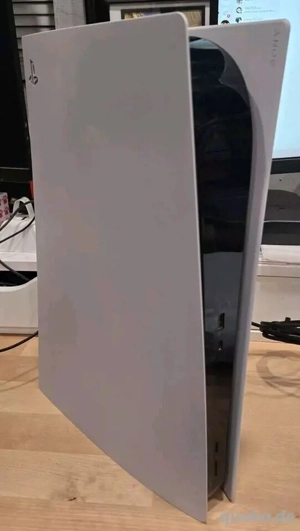 PS5 in neuwertigem Zustand 