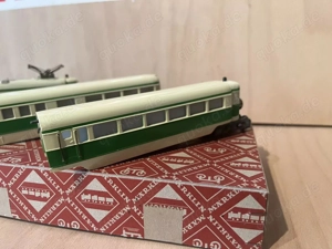 Märklin Triebwagen ST 800 Grünbeige!Dachrippen des Motorwagens 7 mm breit!H000