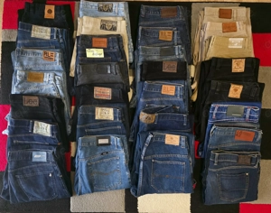 Verkaufe Neu und Neuwertige Markenjeans Stückpreis 20 - oder Komplettpreis 350 euro 