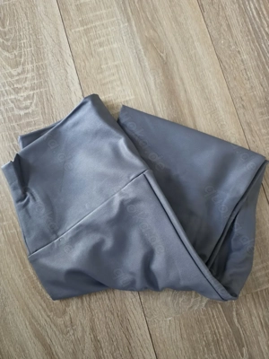 Verkaufe neue Grau Hochtaillierte Lederleggings Bild 2