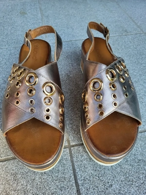 Goldfarbene Sandale von Inuovo, Größe 40