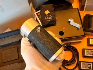 Leica M10-R 20003 silber + OVP + Thump-Grip + 3 Akkus + Leder-Gurt + Handgriff