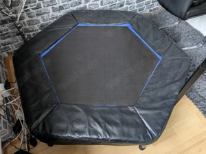 Fitness-Trampolin mit Haltestange (Stange auch abnehmbar) - sehr guter Zustand 