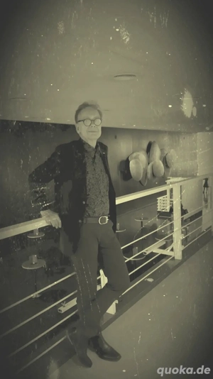 Devote Dame von 18 - 68 oder cuckold Paar gesucht. 