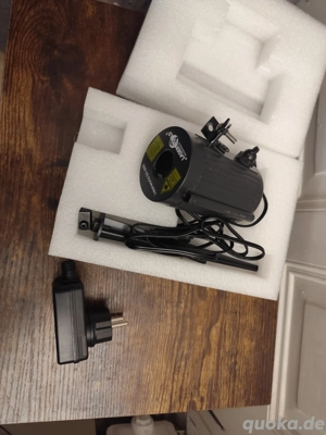 Gartenlaser mit vielen  Punkten auf  einer großen Fläche verteilt