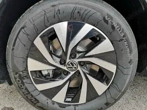 Volkswagen Tiguan 1.5 eTSI 110 kW Life Navi ACC LED AHK 110 kW (1... Bild 3