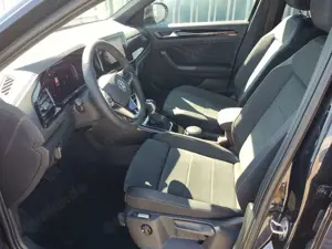 Volkswagen T-Roc Black Style 1,5 TSI 150 PS DSG AHK-IQ Light-Nav... Bild 5