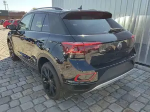 Volkswagen T-Roc Black Style 1,5 TSI 150 PS DSG AHK-IQ Light-Nav... Bild 2