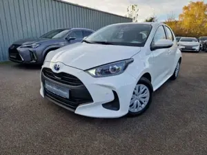 Toyota Yaris Hybrid 5-Türer 1.5 Business Edition PDC Navi ACC A