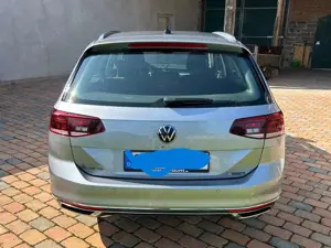 Volkswagen Passat Variant Passat Variant 2.0 TDI SCR DSG 4Motion Elegance Bild 4