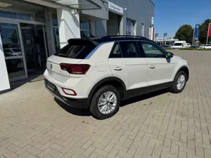 Volkswagen T-Roc Life 1.5l TSI RFK AHK NAVI ACC Bild 4