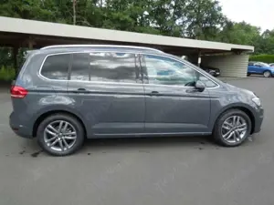 Volkswagen Touran 1.5TSI DSG People/LED/AHK/Navi/AppConnect Bild 3