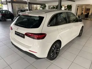 Mercedes-Benz B 200 Progressive Line Advanced Totwinkel Winter Bild 5