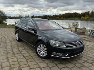 Volkswagen Passat Variant 2.0 TDI 2x PDC Massage BT SHZ