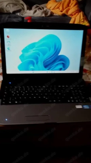 Medion Akoya Intel  Core  i3-- 8 GB RAM 650GB -Win.11 HOME Bild 3