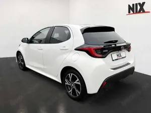 Toyota Yaris 1.5 Hybrid Teamplayer SHZ KLIMA KAMERA Bild 2