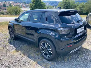 Jeep Avenger Elektro BEV Summit Bild 3