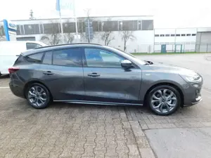 Ford Focus ST-Line X Automatik Navi/Winter-Paket Bild 4