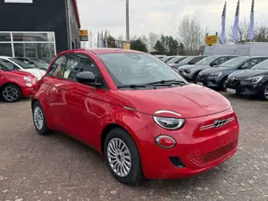 Fiat 500 Elektro RED MY25 Komfortpaket Automatik Bild 2