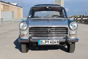 Peugeot 404 SL Bild 4