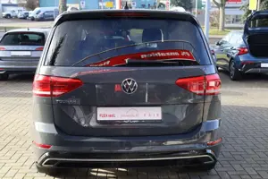 Volkswagen Touran 1.5 TSI Highline DSG R-Line LED ACC Navi Bild 4