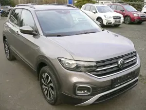 Volkswagen T-Cross 1.0 TSI OPF ACTIVE Navi SHZ PDC v+h Bild 3
