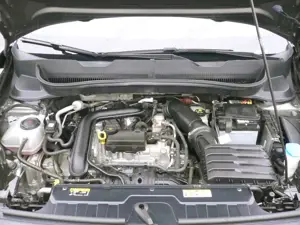 Volkswagen T-Cross 1.0 TSI OPF ACTIVE Navi SHZ PDC v+h Bild 5