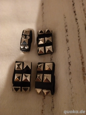 4 Leder Ringe mit Perlen 