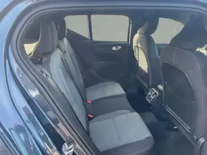 Volvo XC40 B3 Core Automatik LED Bild 5