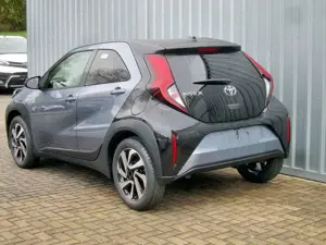Toyota Aygo X 1.0 Teamplayer Klima, FLA SpurH KAM ACC Bild 5