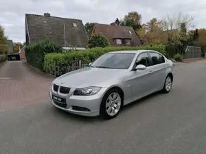BMW 330 i Xen*Sportsitz+Lord*Sitzhz*SD*100%Orig*BmwSH